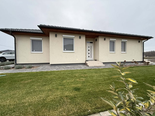 Eladó családi ház, Kecskeméten 119 M Ft, 4 szobás