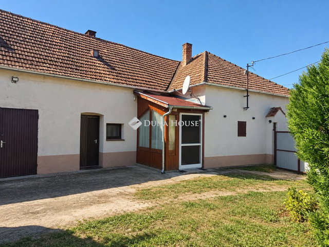 Eladó családi ház, Hegykőn 59.9 M Ft, 2 szobás