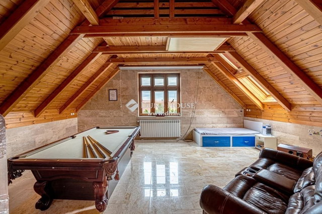 Eladó családi ház, Budajenőn 750 M Ft, 5 szobás
