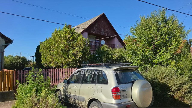 Eladó családi ház, Kisújszálláson 32 M Ft, 4+1 szobás
