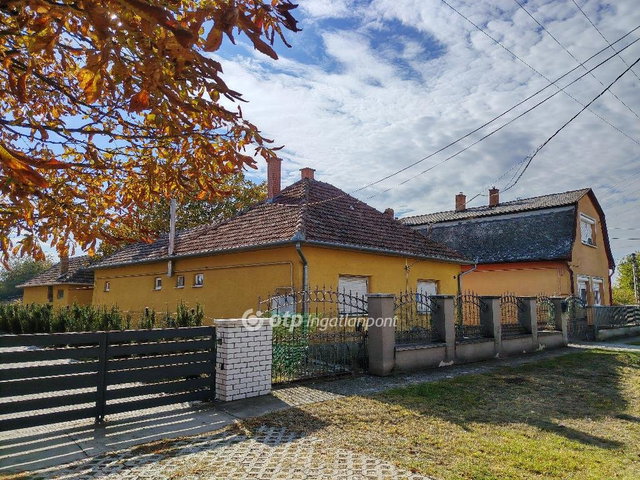 Eladó családi ház, Abonyban 30.9 M Ft, 3 szobás