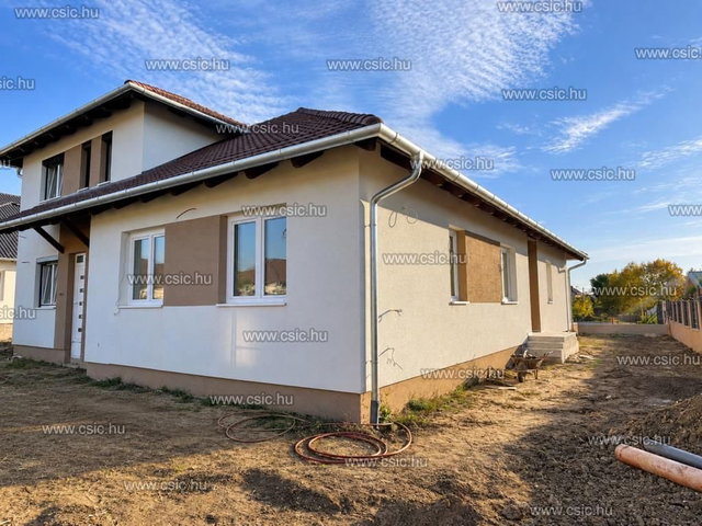 Eladó ikerház, Vácrátóton 105 M Ft, 1+3 szobás