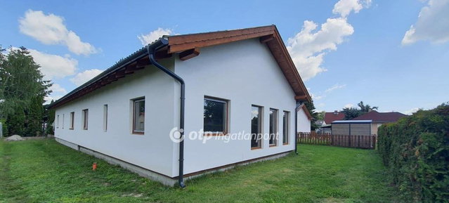 Eladó ikerház, Balatonmáriafürdőn 45 M Ft, 1+2 szobás