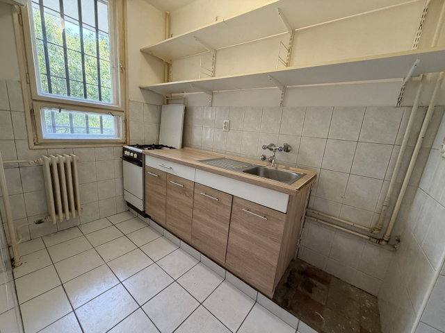 Kiadó panellakás, albérlet, Debrecenben 200 E Ft / hó, 3 szobás
