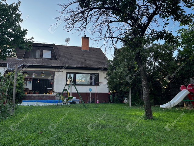Eladó ikerház, Szigetszentmiklóson 83.9 M Ft, 5 szobás