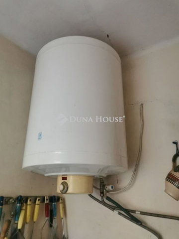 Eladó családi ház, Dunaalmáson 36 M Ft, 3 szobás