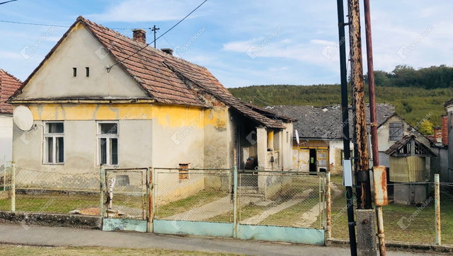 Eladó családi ház, Zajkon 6 M Ft, 2 szobás