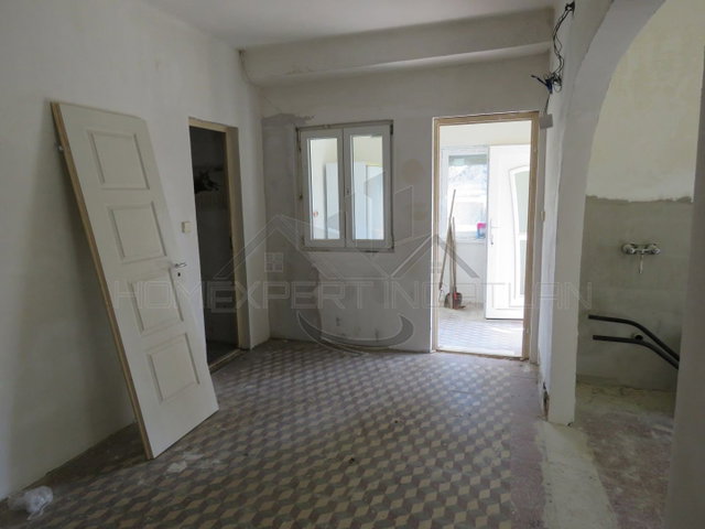 Eladó családi ház, Győrött 56 M Ft, 2 szobás