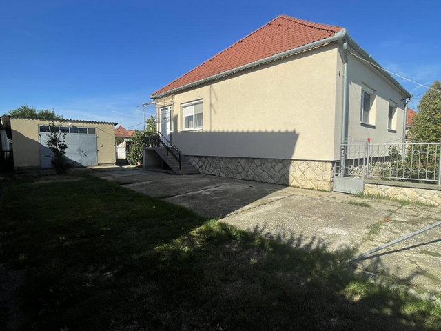 Eladó családi ház, Nyúlon 72.9 M Ft, 3+1 szobás
