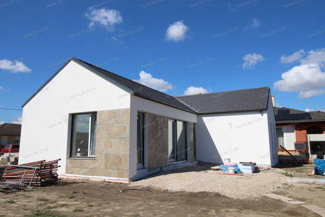 Eladó családi ház, Győrzámolyon 149.99 M Ft, 5 szobás
