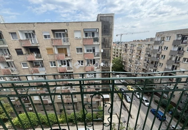Eladó téglalakás, Budapesten, II. kerületben 170 M Ft, 3 szobás