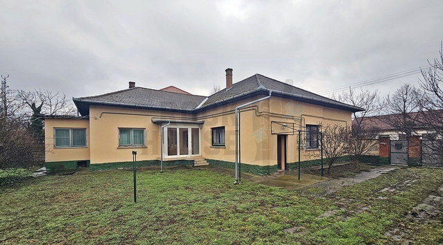 Eladó családi ház, Mezőkovácsházán 14 M Ft, 6+2 szobás