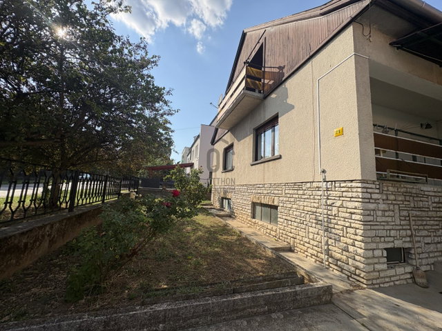 Eladó családi ház, Balatonfűzfőn 85 M Ft, 5 szobás