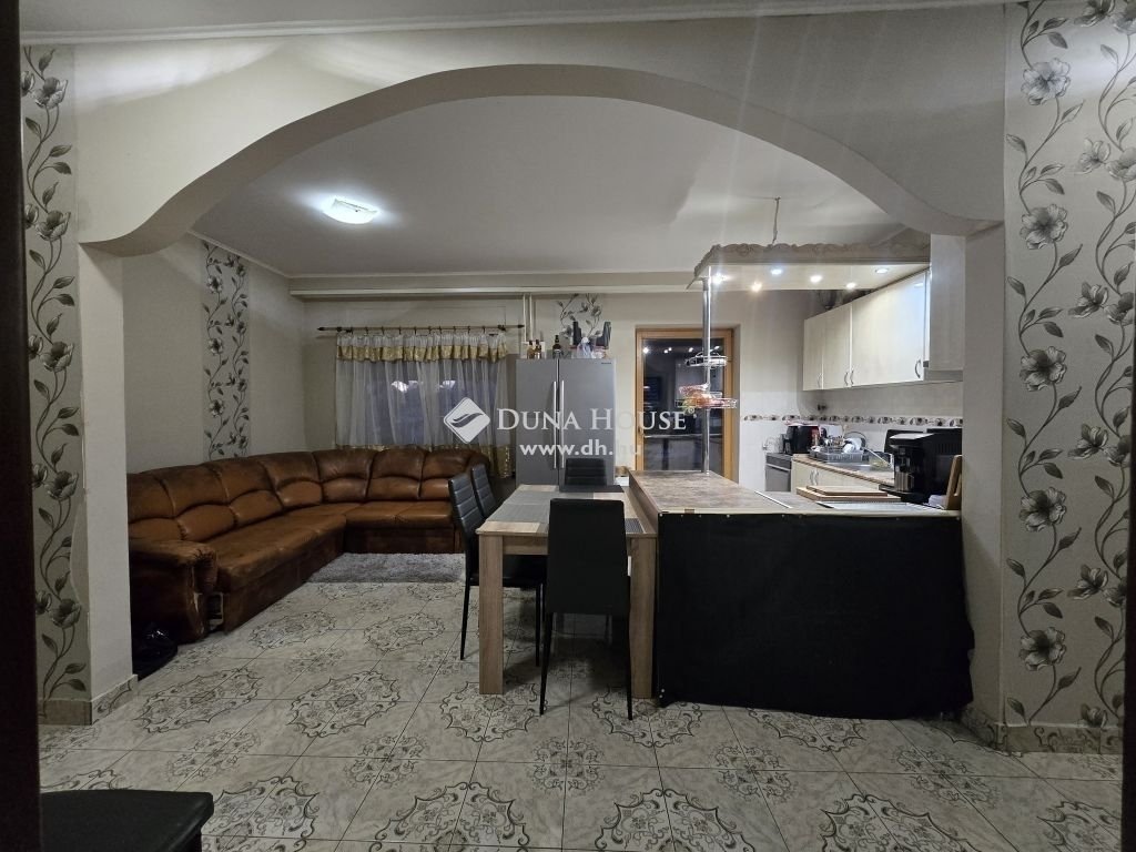 Ikerház · 7 hálószoba · 200 m² · 149.900.000 Ft
