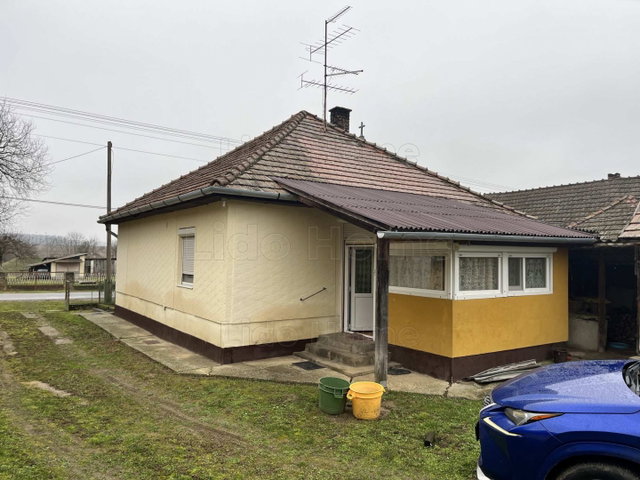 Eladó családi ház, Hácson 25.99 M Ft, 2 szobás