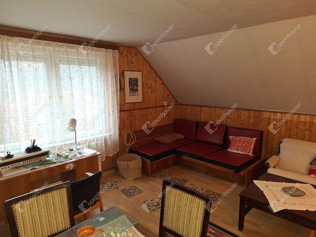 Eladó családi ház, Bakonyjákón 49.5 M Ft, 4 szobás