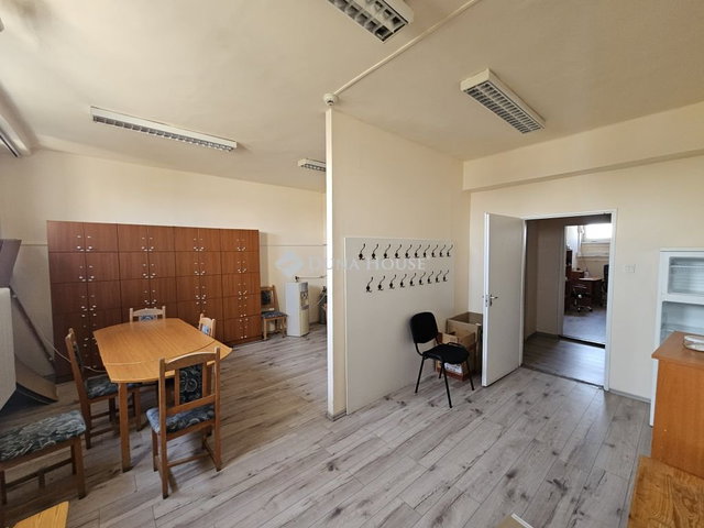 Kiadó iroda, Győrött, Fehérvári úton 800 E Ft / hó