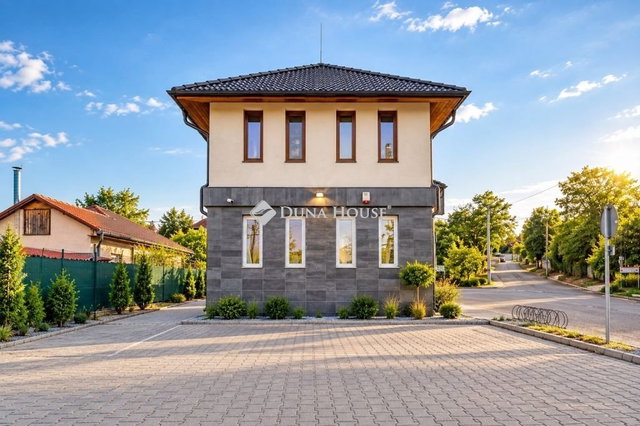 Eladó üzlethelyiség, Nyékládházán 95 M Ft