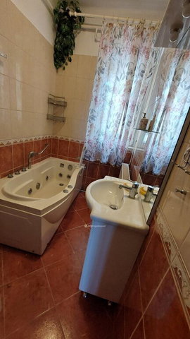 Eladó családi ház, Győrött 119.99 M Ft, 4 szobás