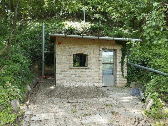Eladó mezogazdasagi ingatlan, Szekszárdon 3.5 M Ft