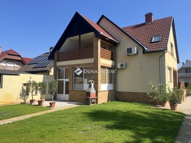 Eladó családi ház, Kecskeméten 129.9 M Ft, 5 szobás