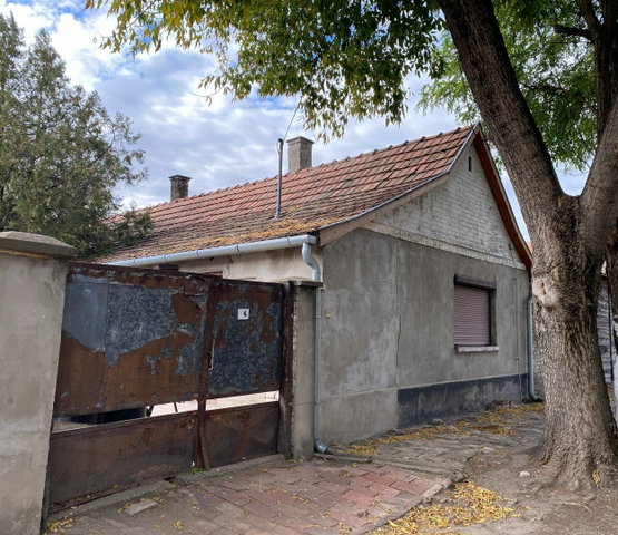 Eladó családi ház, Kiskunhalason 14.9 M Ft, 2 szobás