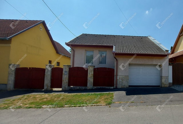 Eladó családi ház, Kaposváron 129.9 M Ft, 4 szobás