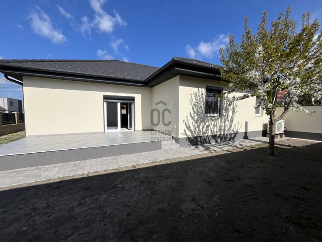 Eladó családi ház, Balmazújvárosban 114.9 M Ft, 4 szobás