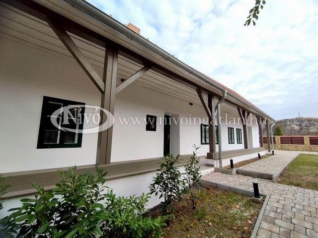 Eladó családi ház, Veszprémben 190 M Ft, 4 szobás