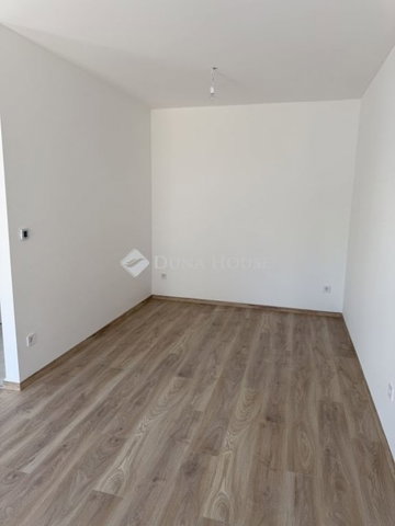 Eladó téglalakás, Budapesten, XIV. kerületben 73 M Ft, 1 szobás