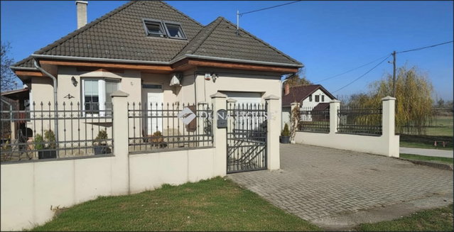 Eladó családi ház, Gárdonyban 110 M Ft, 5 szobás