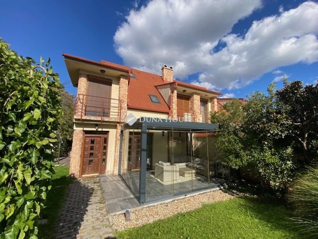 Eladó családi ház, Szentendrén 185 M Ft, 5 szobás