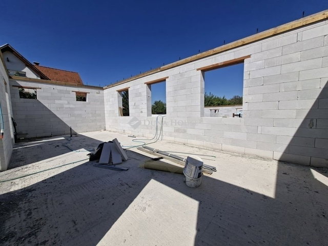 Eladó családi ház, Sülysápon 84 M Ft, 4 szobás