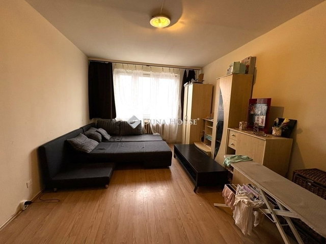 Eladó panellakás, Szegeden 53 M Ft, 3 szobás