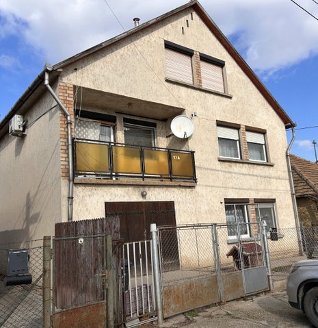 Eladó családi ház, Ácson 59 M Ft, 4 szobás