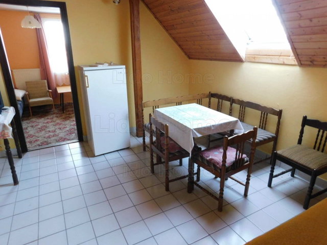 Eladó családi ház, Karádon 74 M Ft, 6 szobás