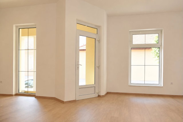 Eladó üzlethelyiség, Zalaegerszegen 24.99 M Ft