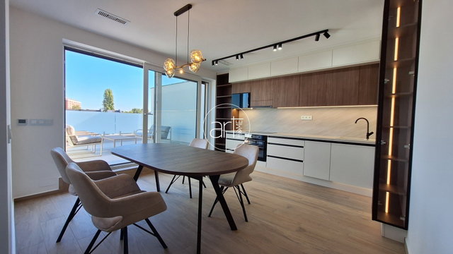 Kiadó téglalakás, albérlet, Szegeden 350 E Ft / hó, 2 szobás