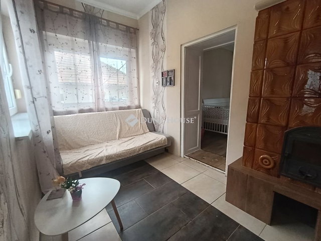 Eladó családi ház, Valkón 56 M Ft, 3 szobás