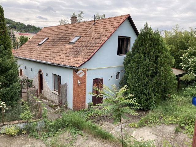 Eladó családi ház, Esztergomban, Attila utcában 99.9 M Ft
