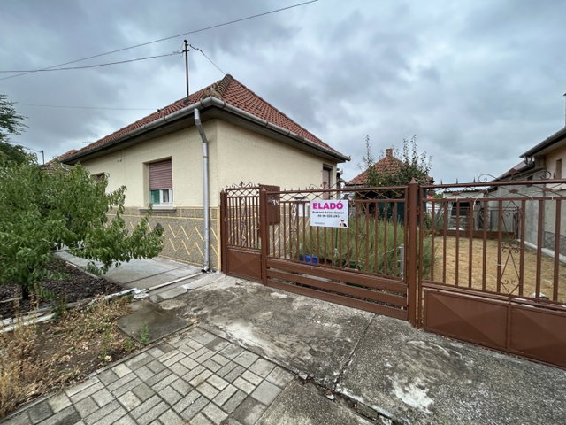 Eladó családi ház, Újhartyánon 49.9 M Ft, 3 szobás