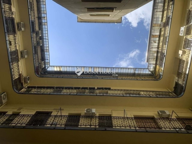 Eladó téglalakás, Budapesten, VII. kerületben 99.9 M Ft