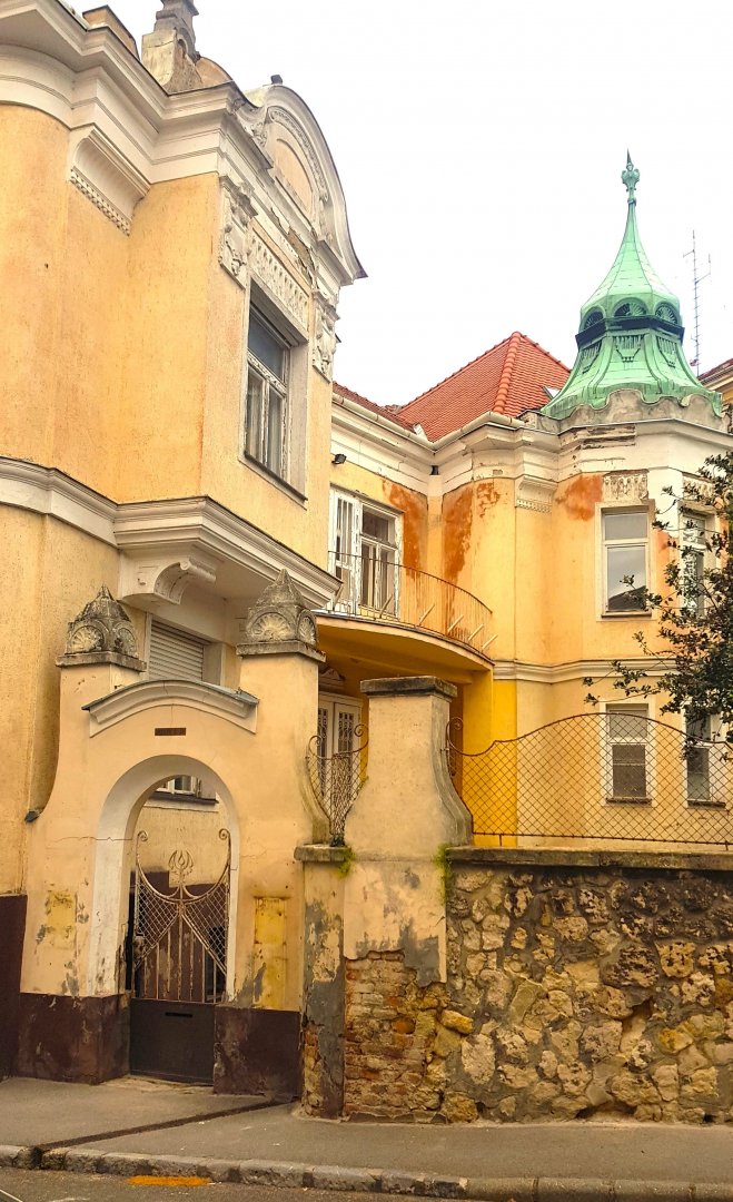 9 hálószoba · 420 m² · 151.000.000 Ft
