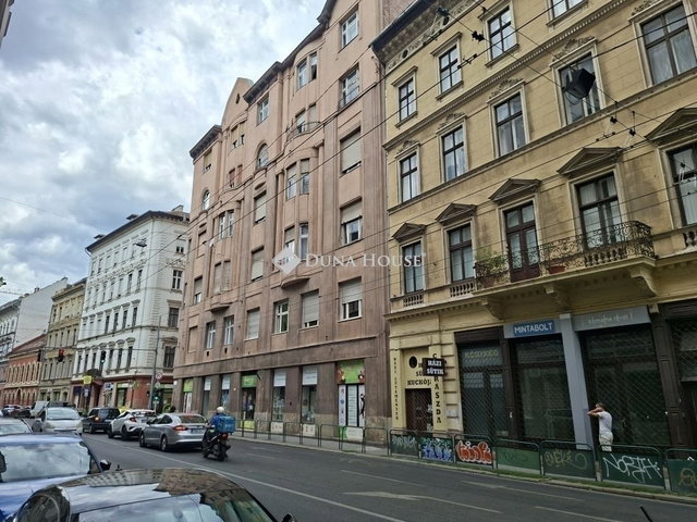 Eladó téglalakás, Budapesten, VIII. kerületben 76.8 M Ft