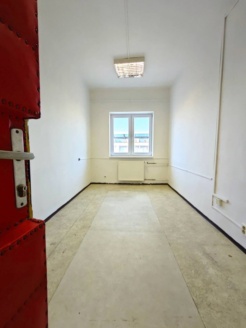 Üzlethelyiség · 1 hálószoba · 13 m² · 45.500 Ft