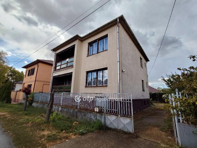 Eladó családi ház, Hajdúdorogon 42 M Ft, 4 szobás