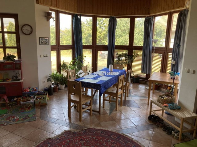 Eladó családi ház, Csákváron 145 M Ft, 7 szobás