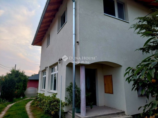 Eladó családi ház, Szigetszentmiklóson 170 M Ft, 8 szobás