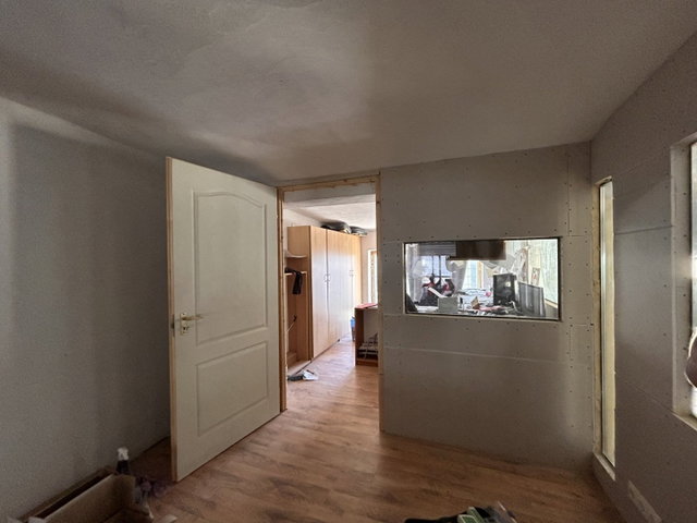 Kiadó ipari ingatlan, Komáromban 350 E Ft / hó