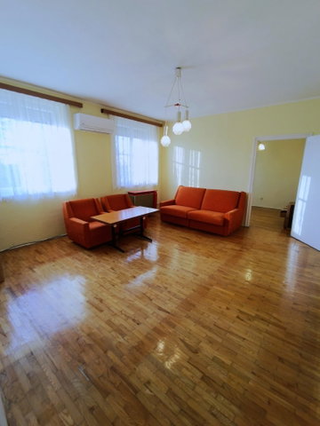 Eladó téglalakás, Hódmezővásárhelyen, Szabadság téren